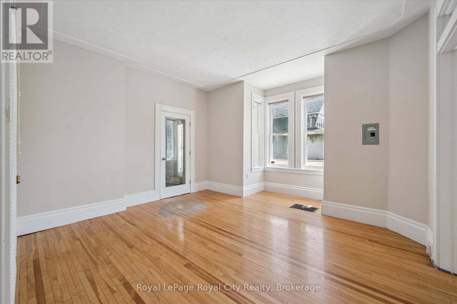 363 Woolwich Street, Guelph, Ontario  N1H 3W4 - Photo 13 - X12712978