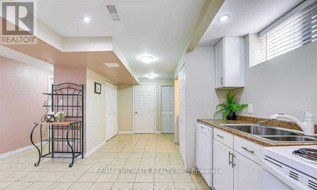 Lower - 1209 Sixth Line, Oakville, Ontario  L6H 1W8 - Photo 5 - W12990246