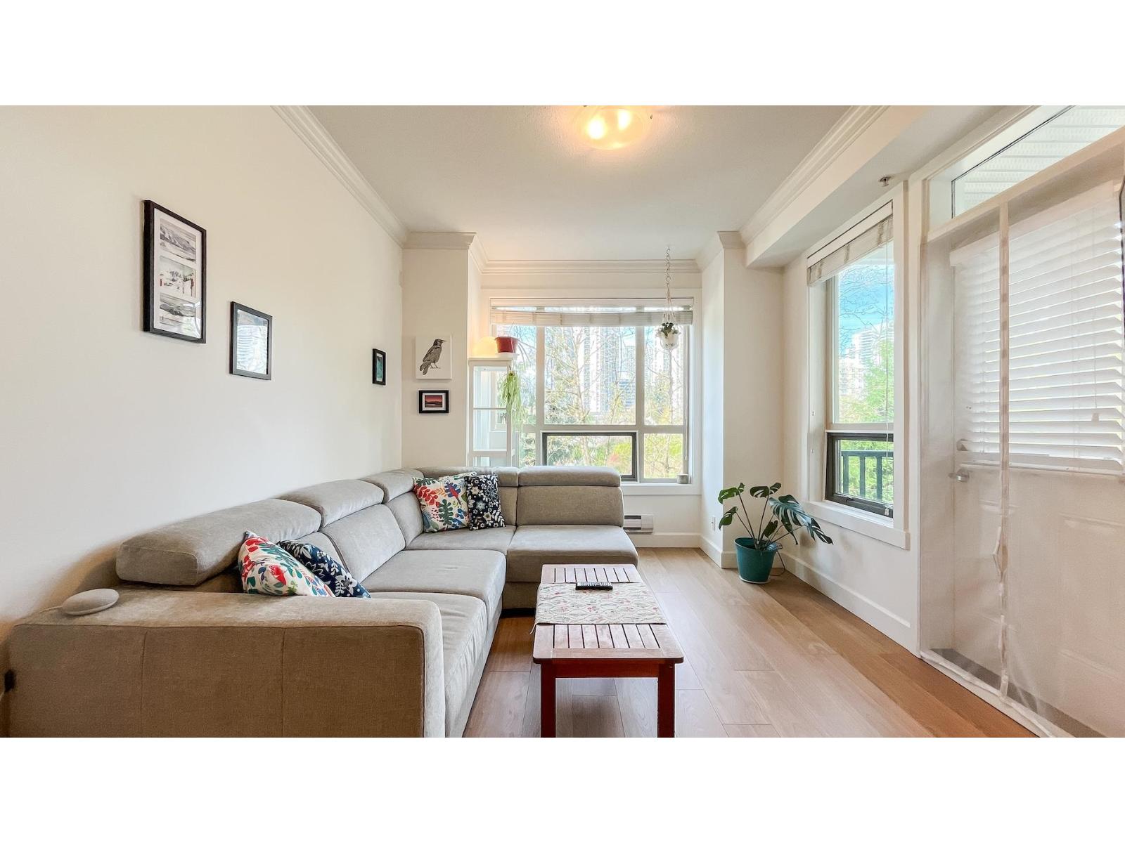 301 13897 Fraser Highway, Surrey, British Columbia  V3T 0G8 - Photo 1 - R3110795