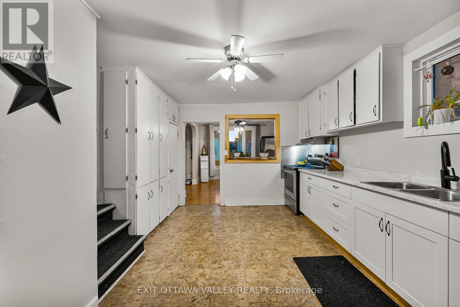 329 Third Avenue, Pembroke, Ontario K8A 5G5 - Photo 14 - X12991120