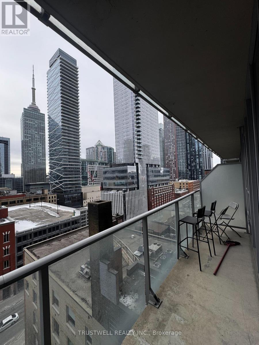 1109 - 126 Simcoe Street, Toronto, Ontario  M5H 4E6 - Photo 10 - C12993558