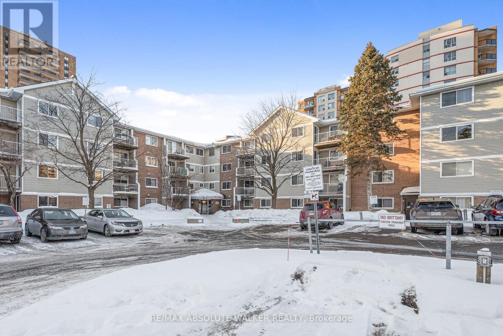 318 - 250 BRITTANY DRIVE, Ottawa
