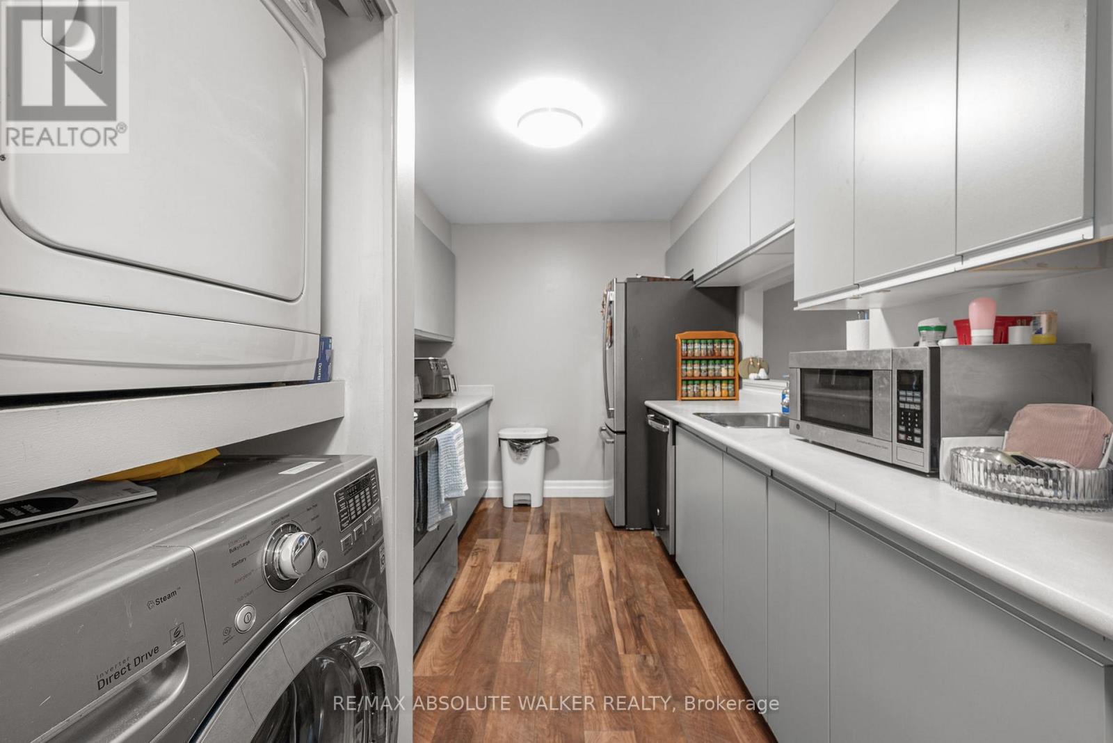 318 - 250 Brittany Drive, Ottawa, Ontario K1K 4M1 - Photo 8 - X12993542