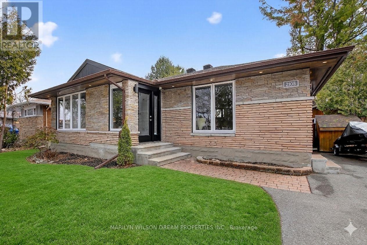 2105 Bangor Street, Ottawa, Ontario K1G 2X6 - Photo 2 - X12993544