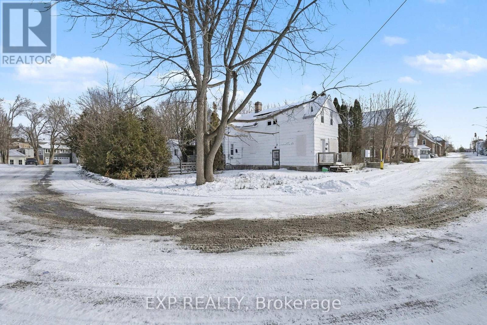 42 Allan Street, Carleton Place, Ontario  K7C 1T3 - Photo 4 - X12993548