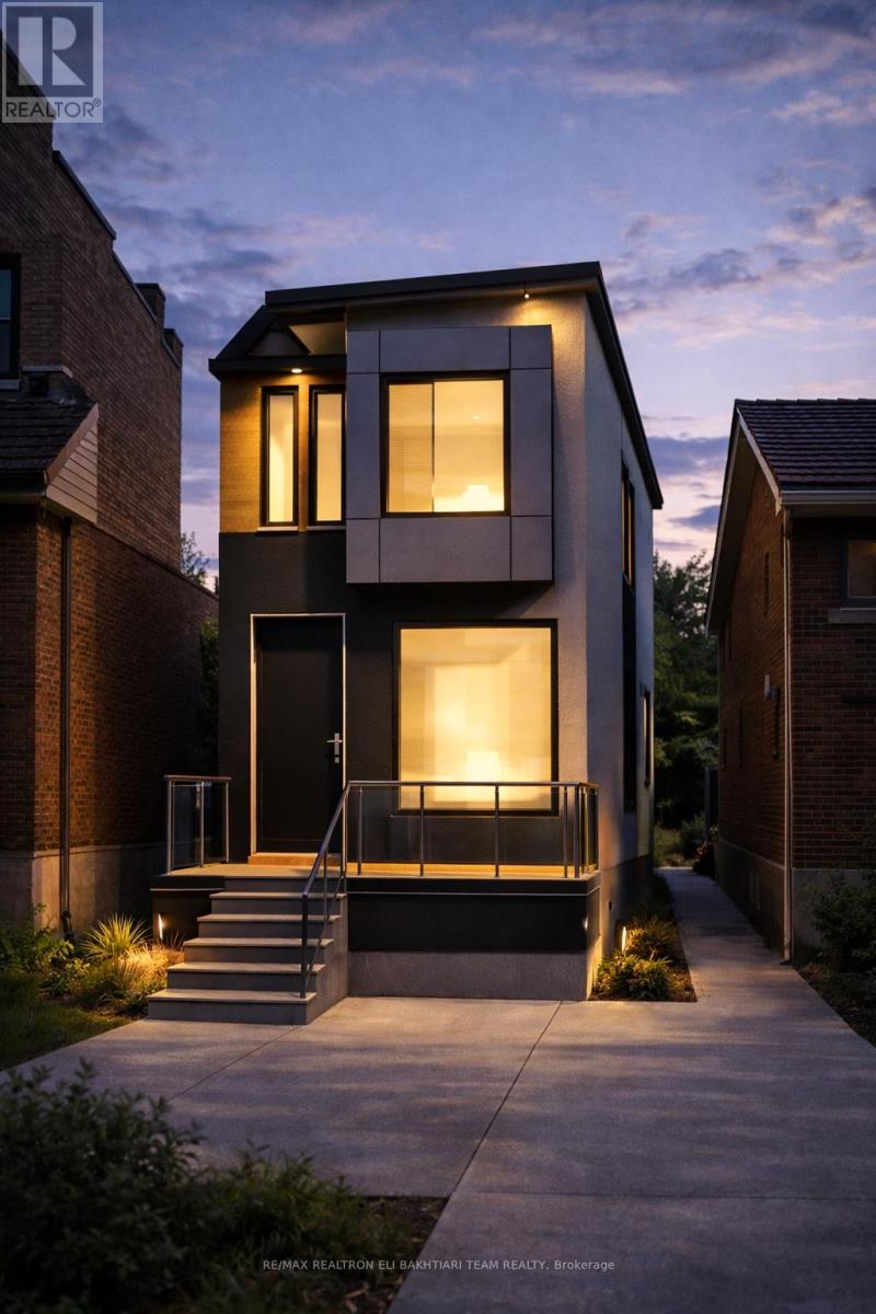 233 ROBINA AVENUE, Toronto, Ontario