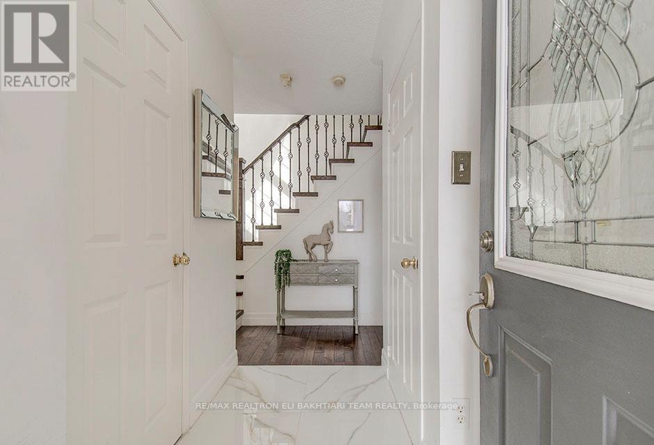 133 Long Point Drive, Richmond Hill, Ontario  L4E 3Z6 - Photo 5 - N12991968