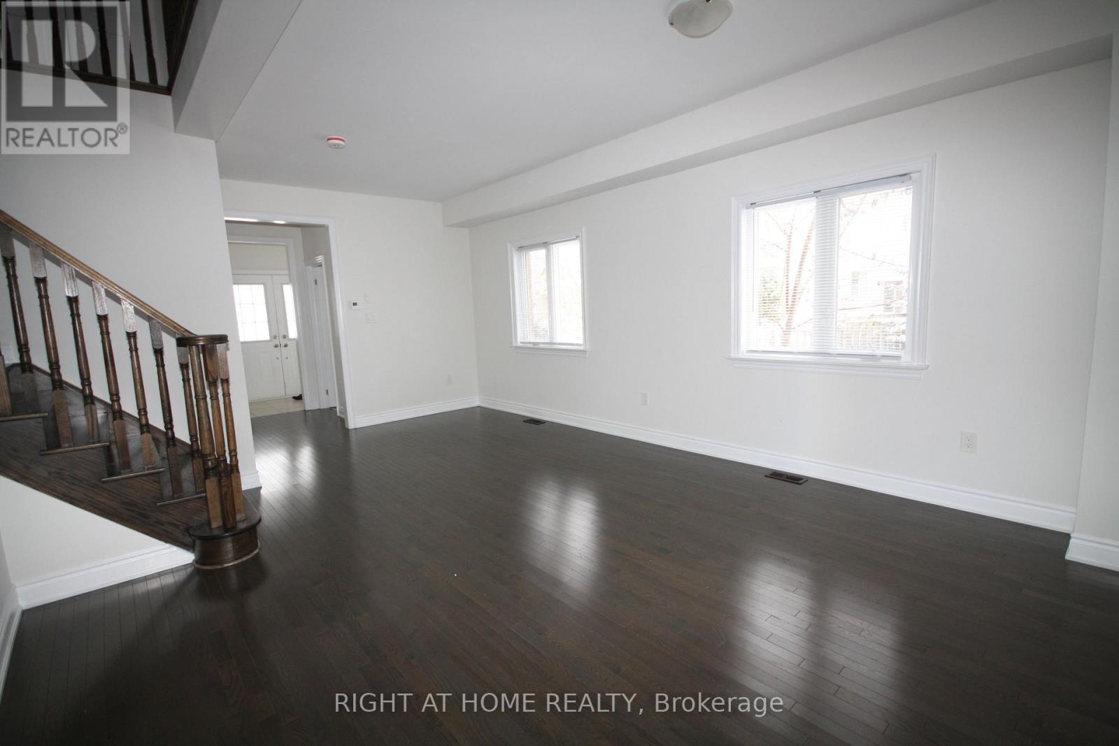 66 White Crescent, Barrie, Ontario  L4N 5Z9 - Photo 7 - S12993554