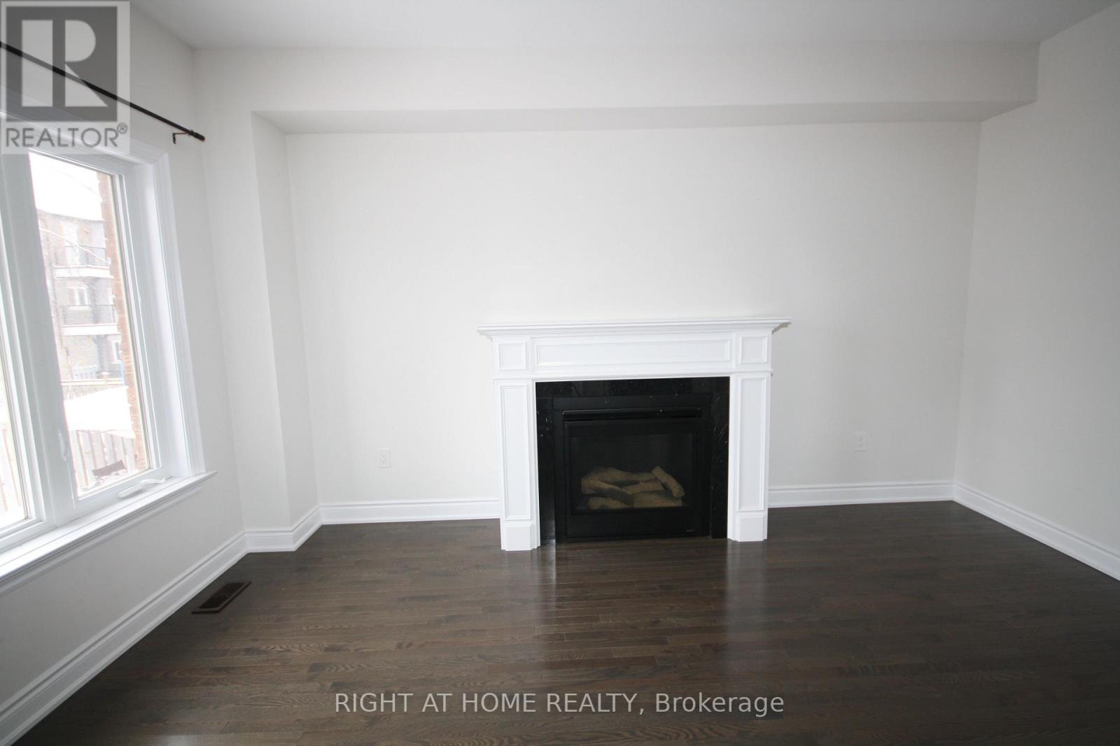 66 White Crescent, Barrie, Ontario  L4N 5Z9 - Photo 9 - S12993554