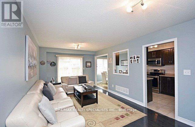 1307 Brandon Terrace, Milton, Ontario  L9T 7R3 - Photo 4 - W12993530