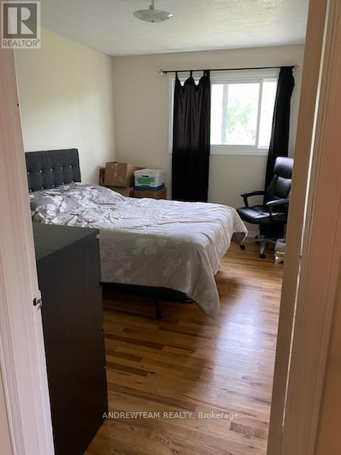 Front Unit - 4238 Greybrook Crescent, Mississauga, Ontario  L4W 3G7 - Photo 6 - W12993532