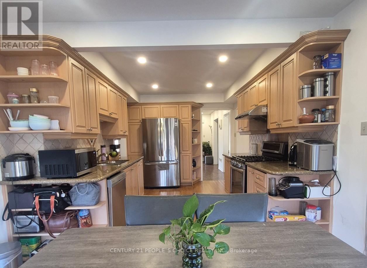 Upper - 1964 Aldermead Road, Mississauga, Ontario  L5M 3A1 - Photo 11 - W12993556