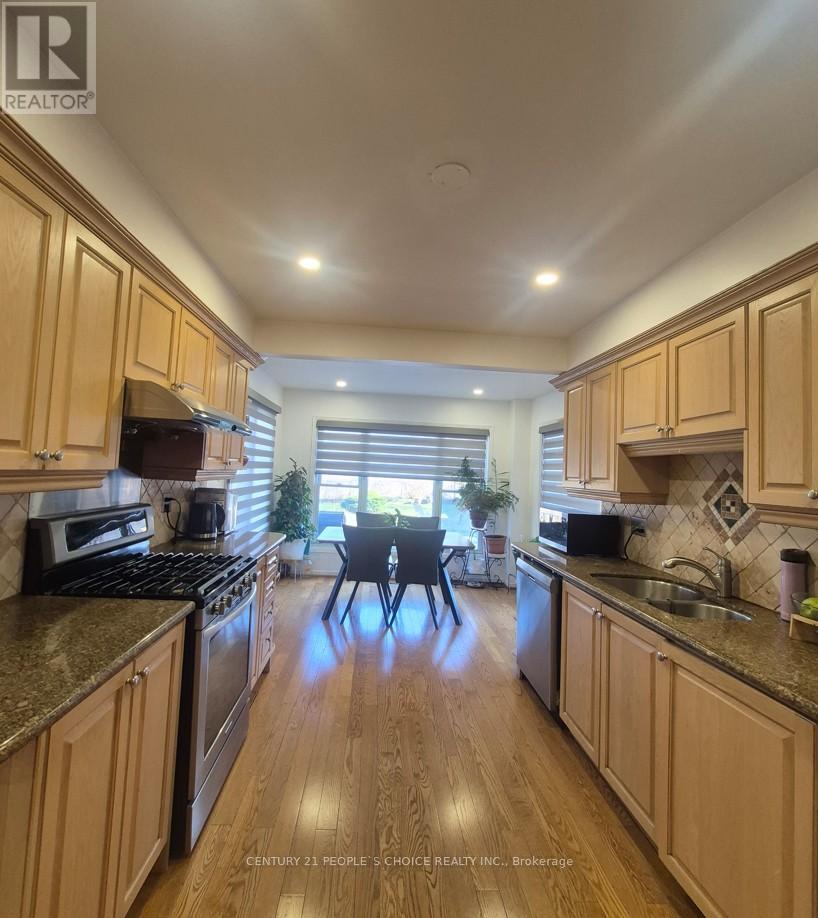 Upper - 1964 Aldermead Road, Mississauga, Ontario  L5M 3A1 - Photo 12 - W12993556