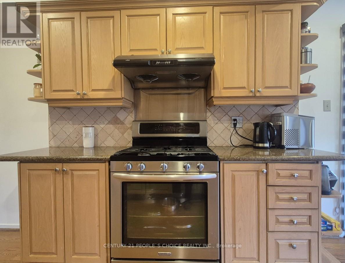 Upper - 1964 Aldermead Road, Mississauga, Ontario  L5M 3A1 - Photo 13 - W12993556