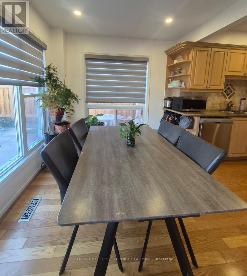 Upper - 1964 Aldermead Road, Mississauga, Ontario  L5M 3A1 - Photo 16 - W12993556