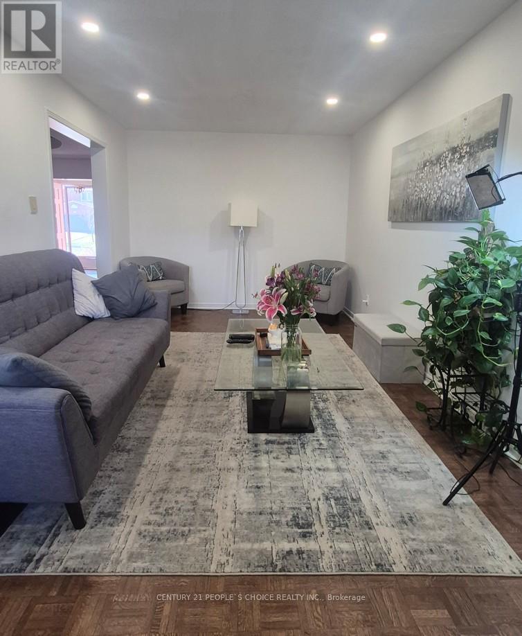 Upper - 1964 Aldermead Road, Mississauga, Ontario  L5M 3A1 - Photo 17 - W12993556