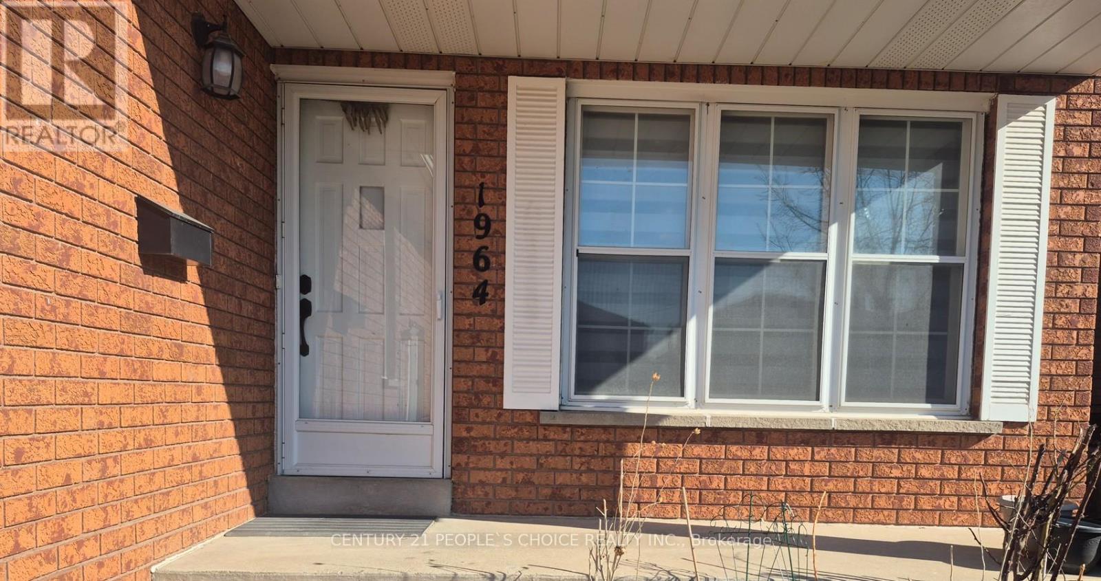 Upper - 1964 Aldermead Road, Mississauga, Ontario  L5M 3A1 - Photo 2 - W12993556