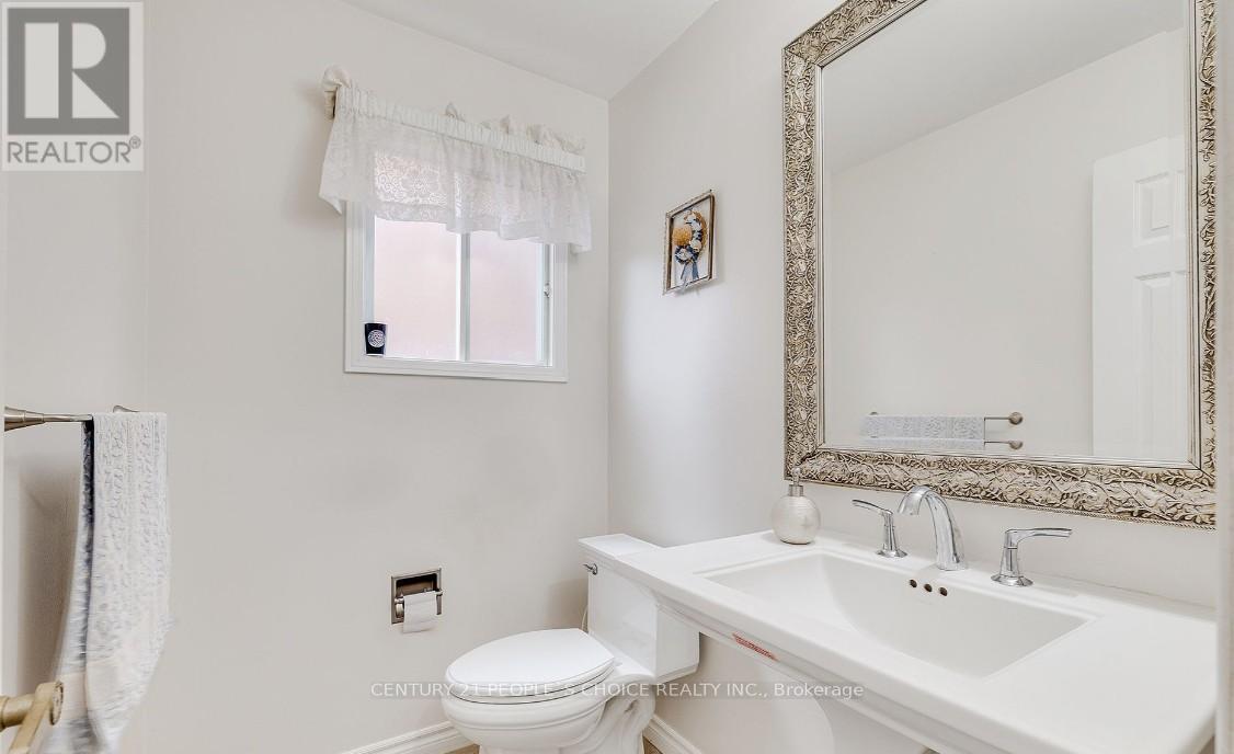 Upper - 1964 Aldermead Road, Mississauga, Ontario  L5M 3A1 - Photo 20 - W12993556