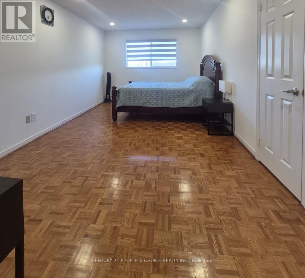 Upper - 1964 Aldermead Road, Mississauga, Ontario  L5M 3A1 - Photo 26 - W12993556