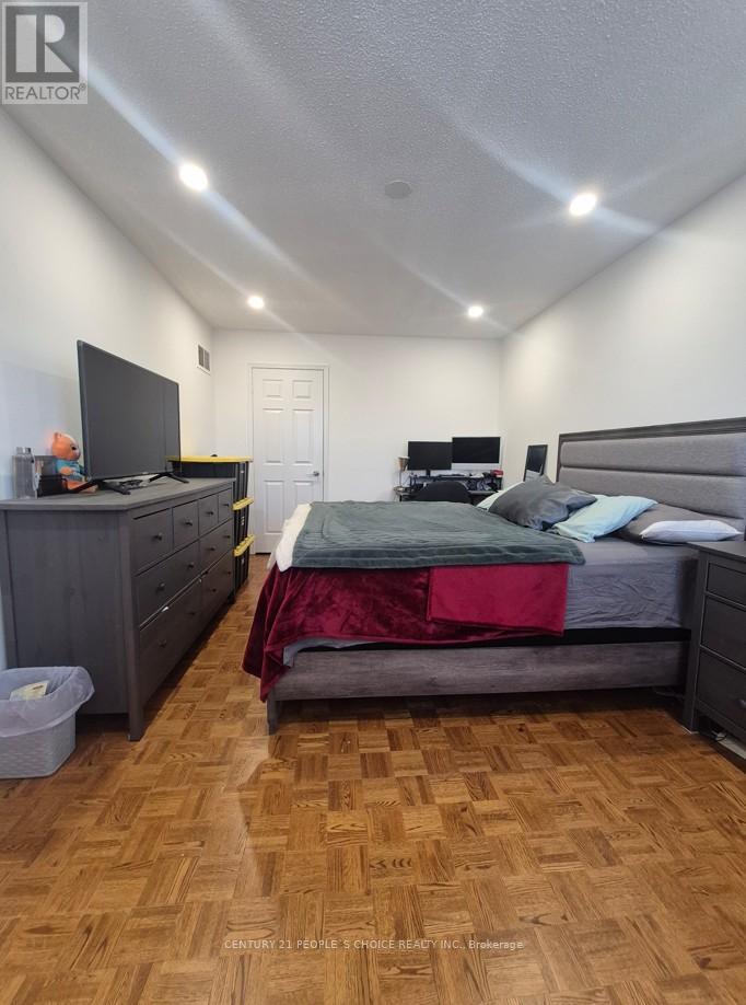 Upper - 1964 Aldermead Road, Mississauga, Ontario  L5M 3A1 - Photo 27 - W12993556