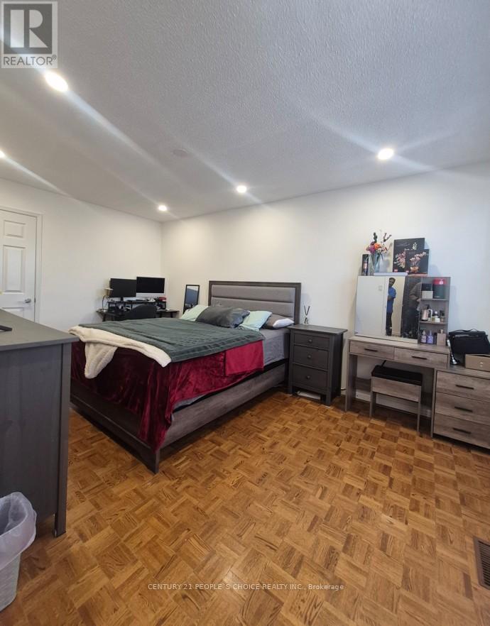 Upper - 1964 Aldermead Road, Mississauga, Ontario  L5M 3A1 - Photo 28 - W12993556