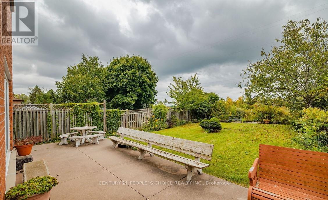 Upper - 1964 Aldermead Road, Mississauga, Ontario  L5M 3A1 - Photo 33 - W12993556