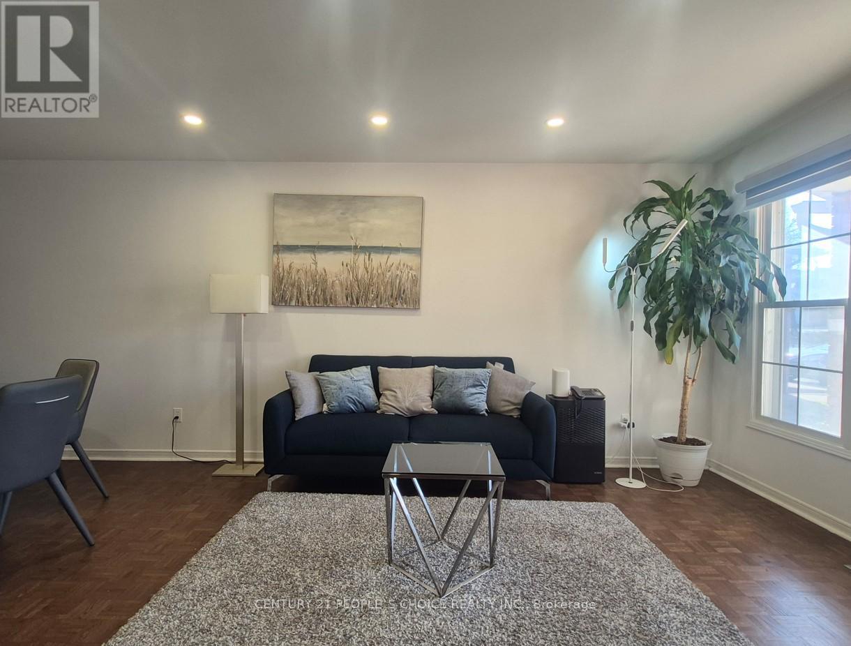 Upper - 1964 Aldermead Road, Mississauga, Ontario  L5M 3A1 - Photo 6 - W12993556