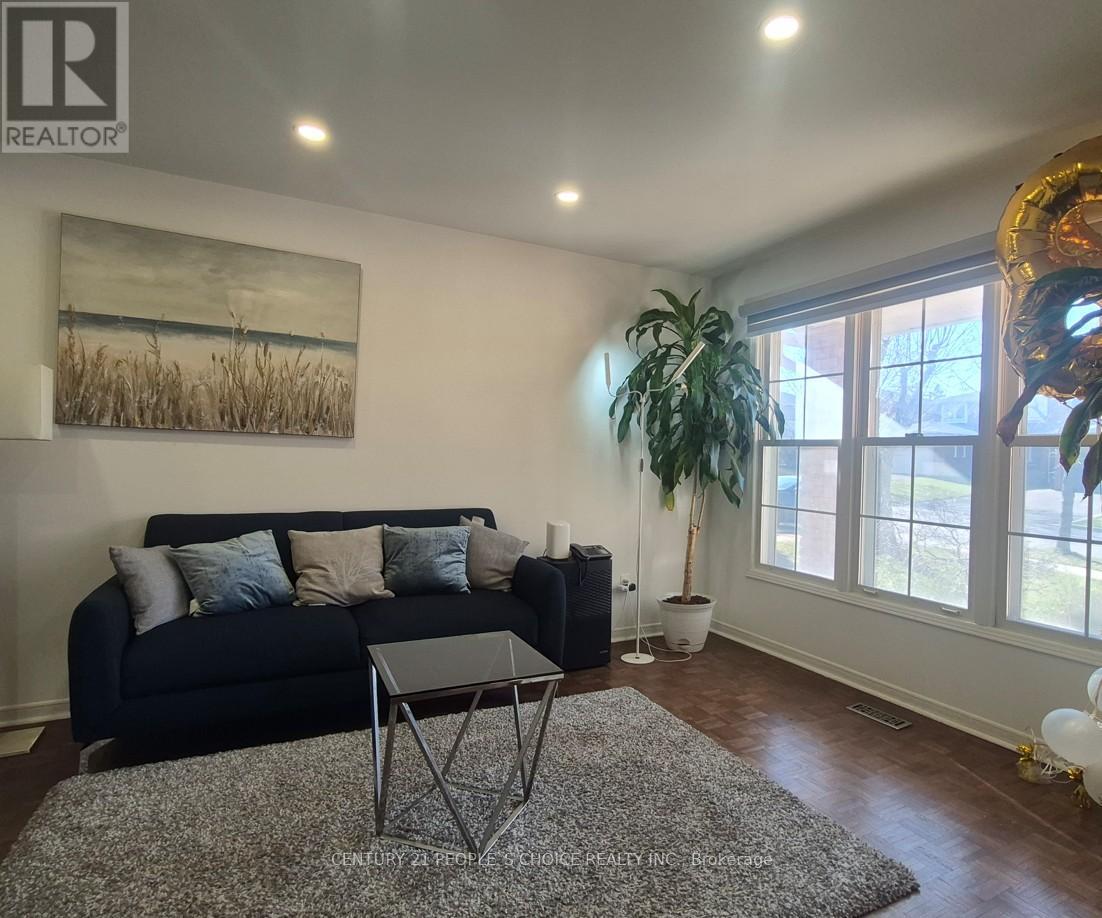 Upper - 1964 Aldermead Road, Mississauga, Ontario  L5M 3A1 - Photo 7 - W12993556