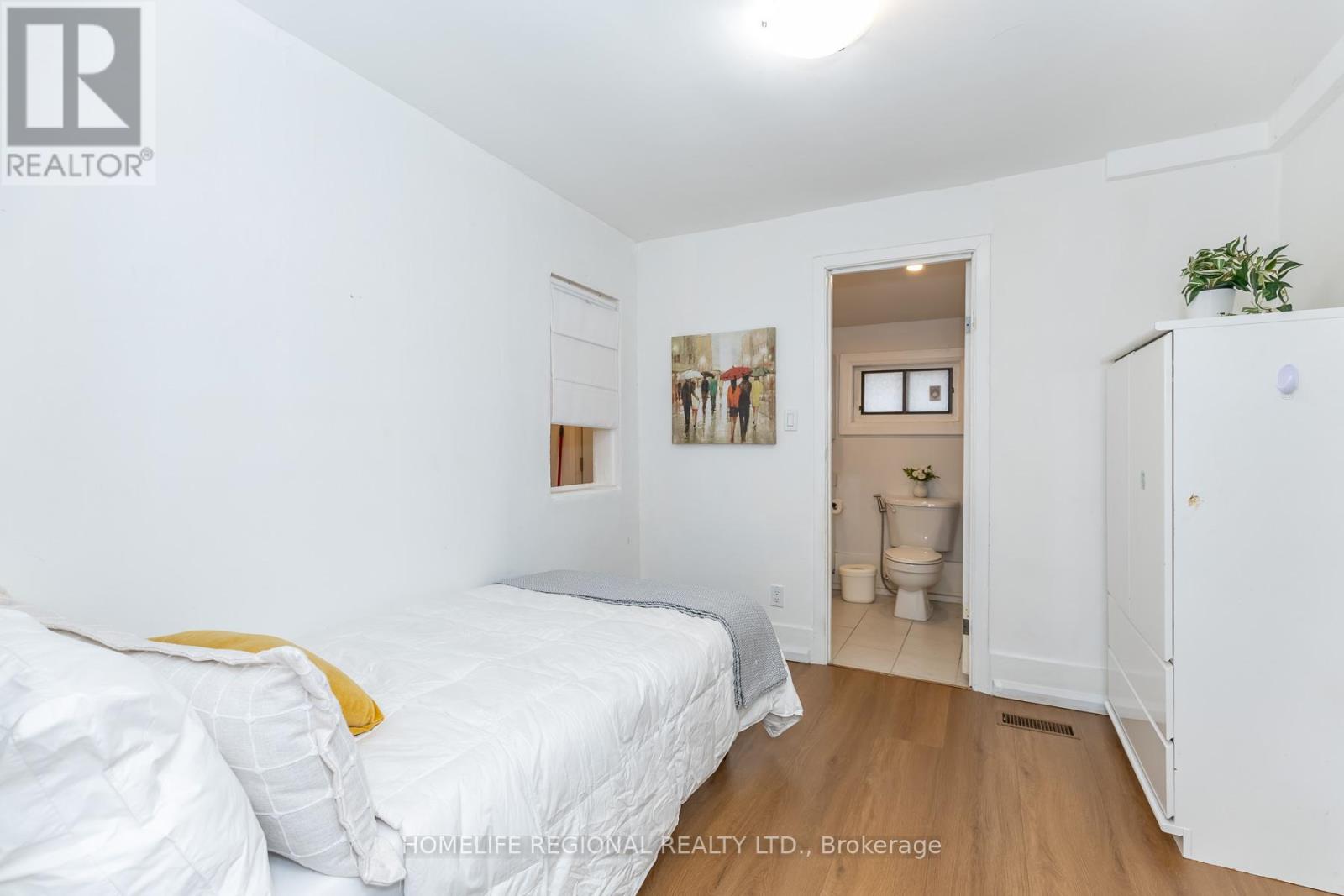 2378 St Clair Avenue W, Toronto, Ontario  M6N 1K8 - Photo 15 - W12993584