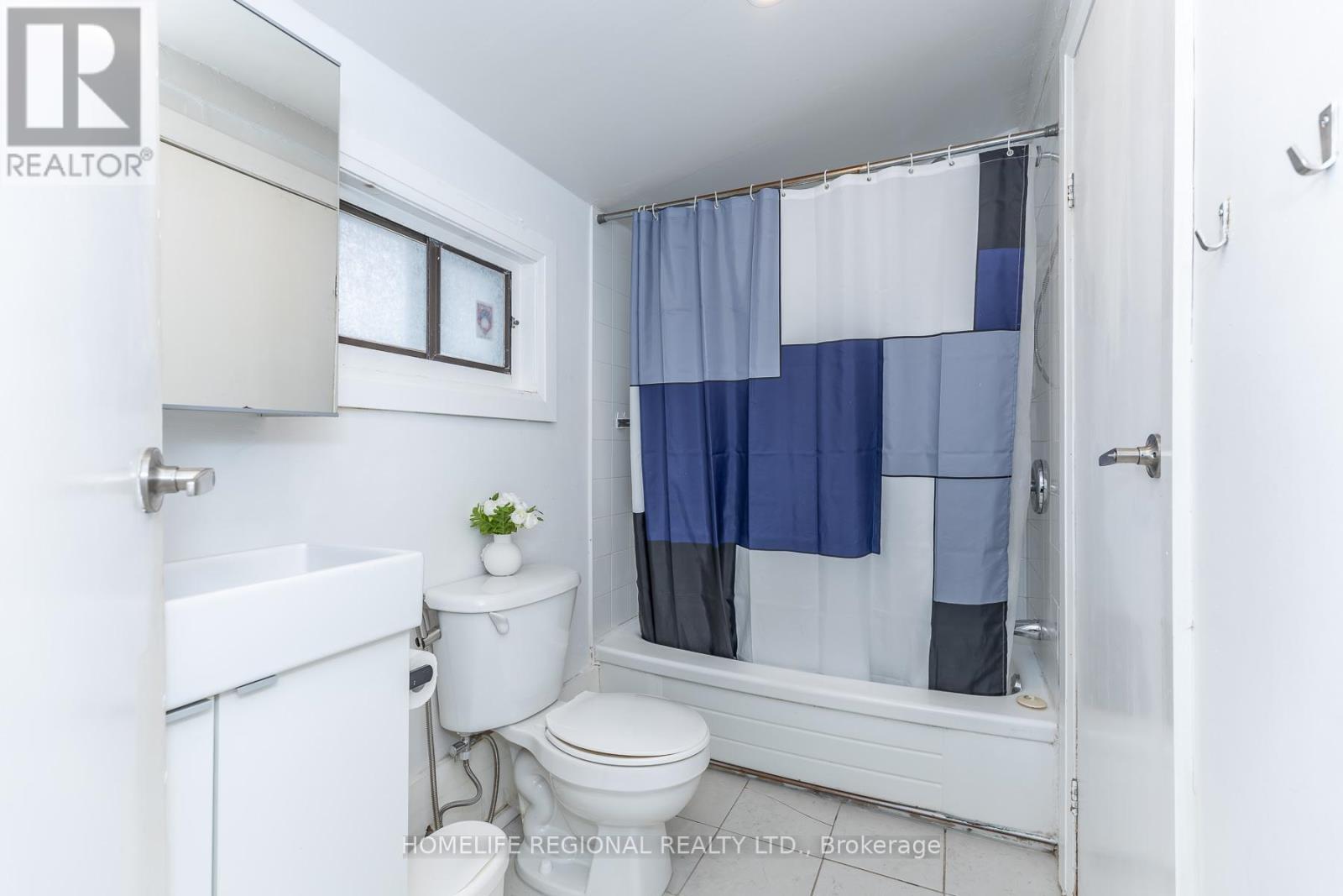 2378 St Clair Avenue W, Toronto, Ontario  M6N 1K8 - Photo 19 - W12993584