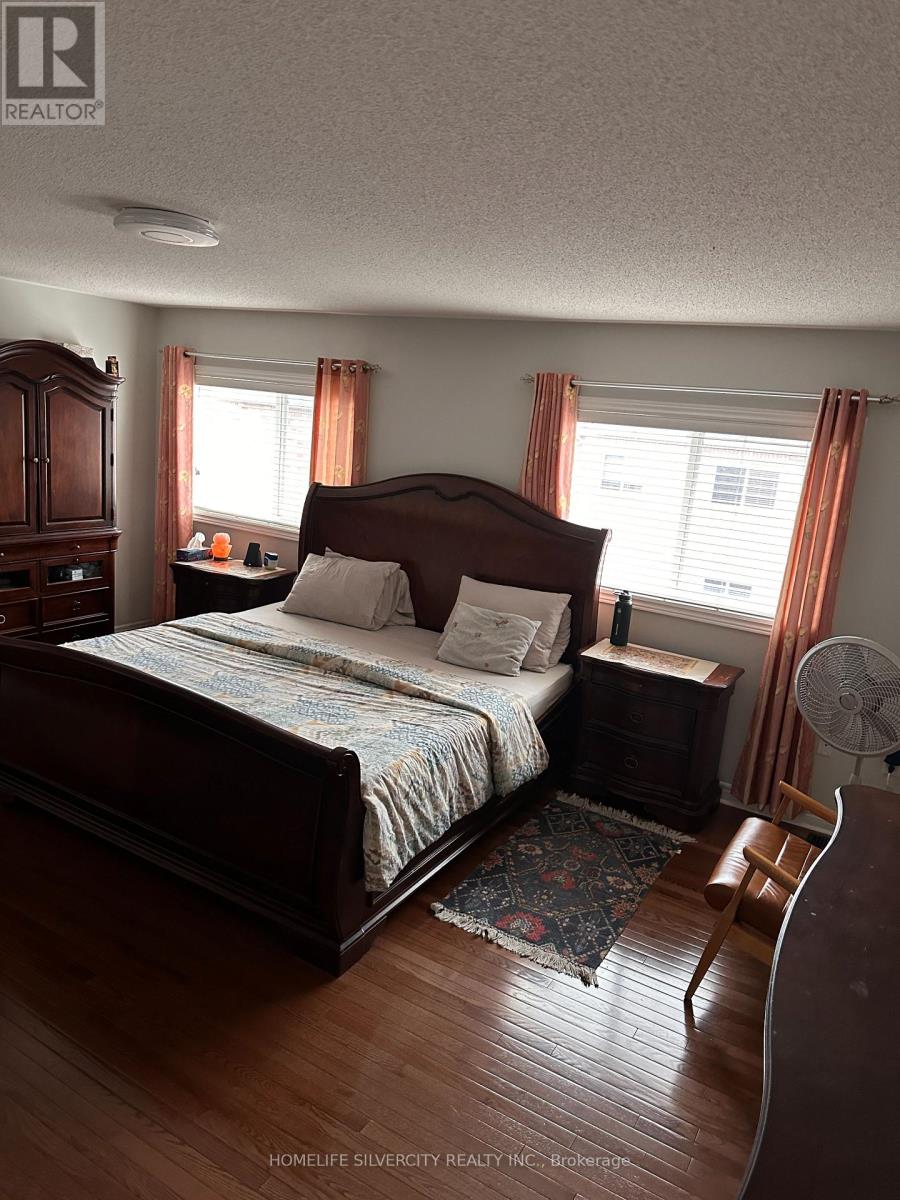 89 Fairwood Circle, Brampton, Ontario  L6R 0X3 - Photo 23 - W12993592