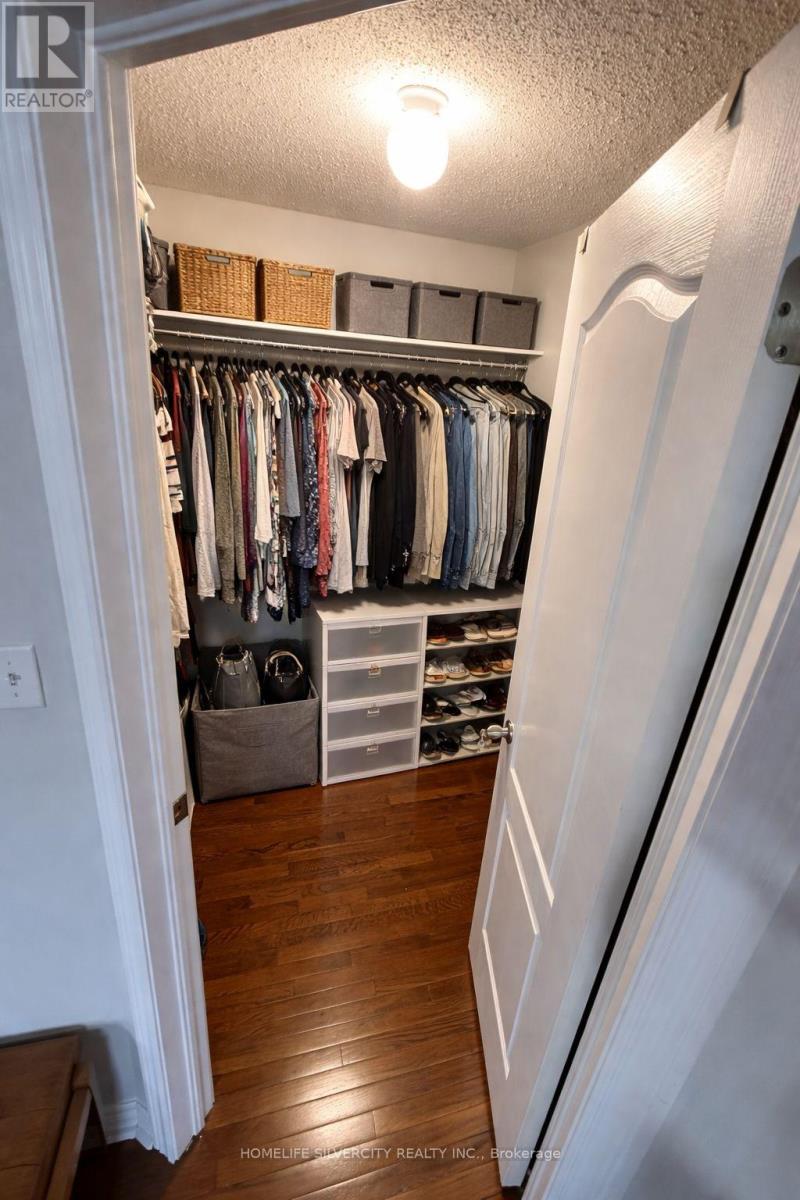 89 Fairwood Circle, Brampton, Ontario  L6R 0X3 - Photo 25 - W12993592