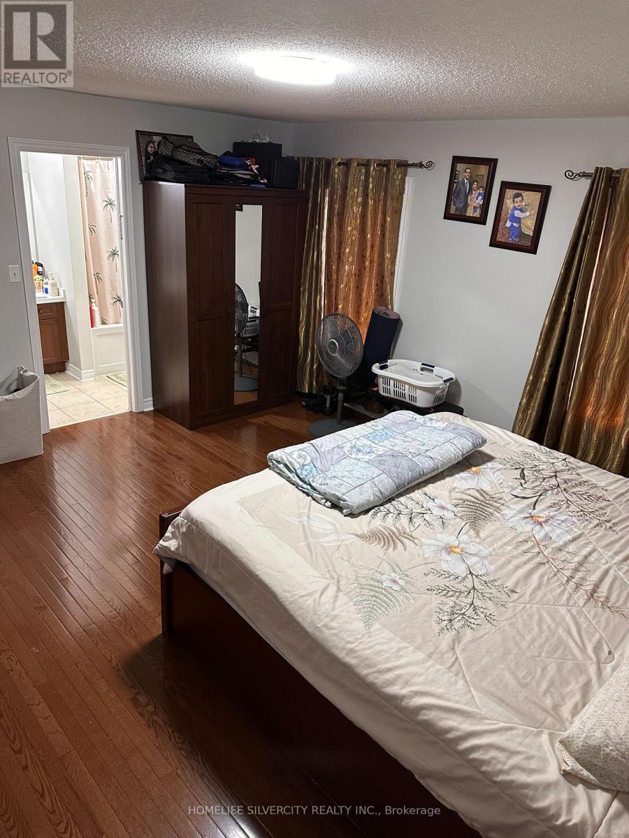 89 Fairwood Circle, Brampton, Ontario  L6R 0X3 - Photo 31 - W12993592