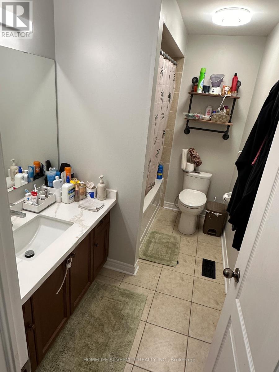 89 Fairwood Circle, Brampton, Ontario  L6R 0X3 - Photo 34 - W12993592