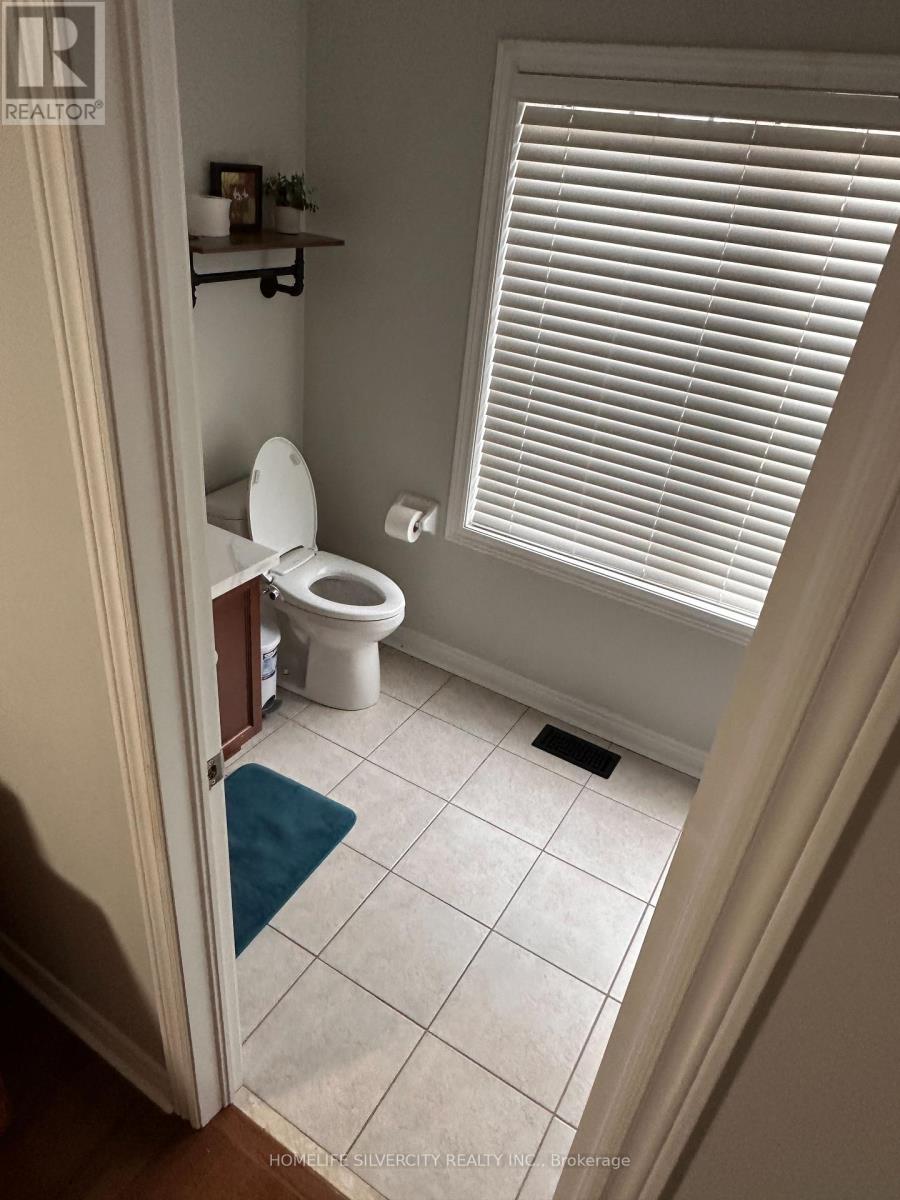 89 Fairwood Circle, Brampton, Ontario  L6R 0X3 - Photo 37 - W12993592