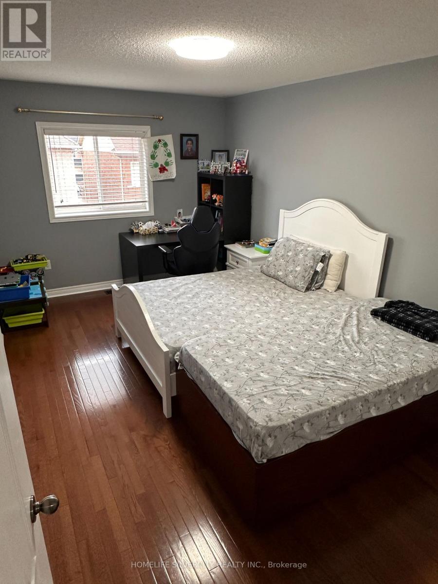 89 Fairwood Circle, Brampton, Ontario  L6R 0X3 - Photo 40 - W12993592