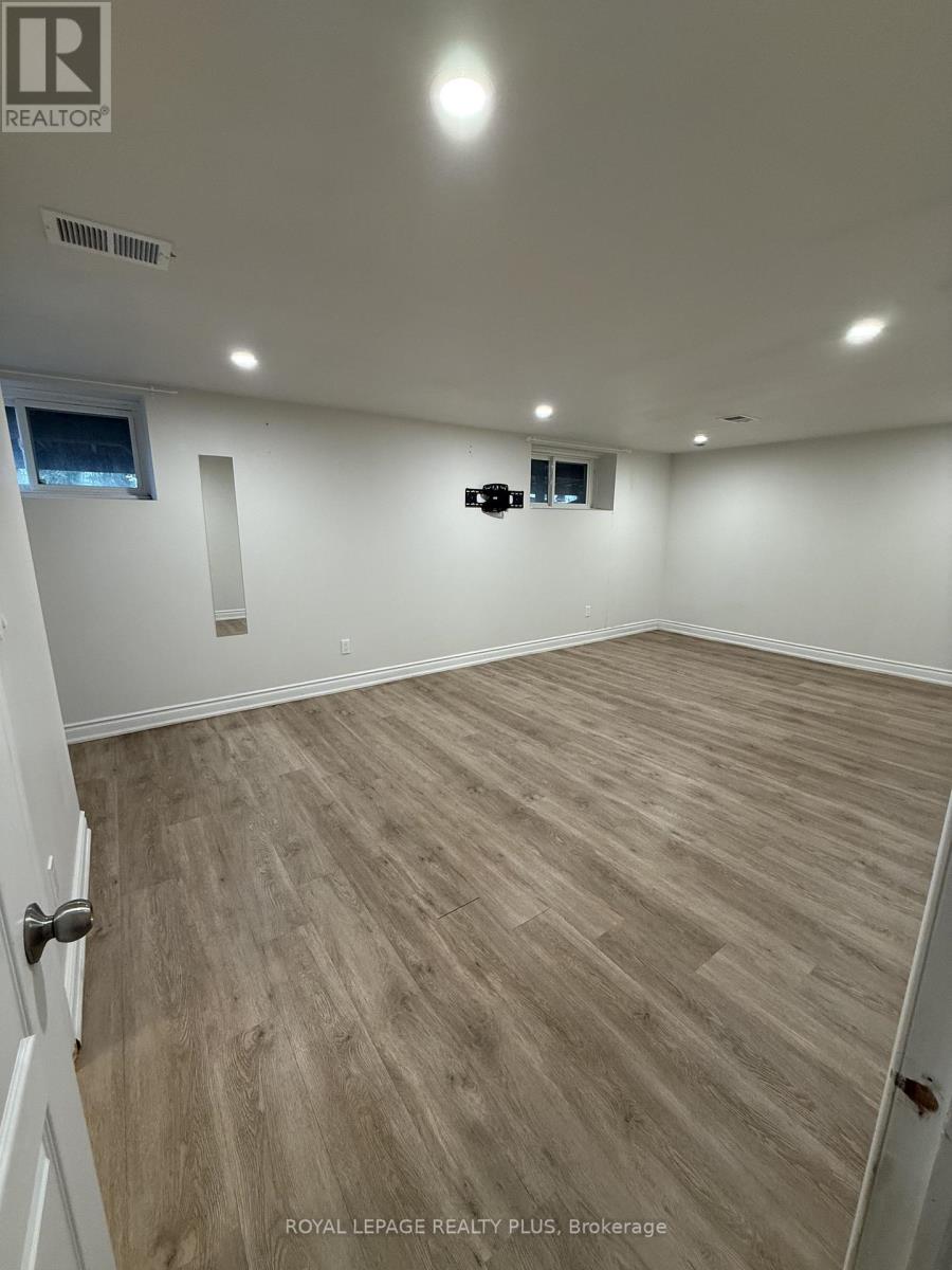 4 Nashland Avenue, Toronto, Ontario M9B 2V4 - Photo 6 - W12993594