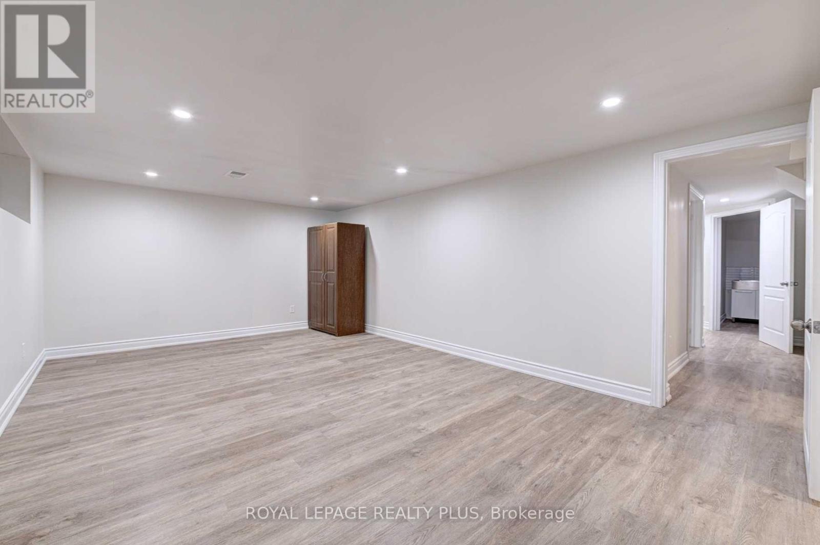 4 Nashland Avenue, Toronto, Ontario M9B 2V4 - Photo 9 - W12993594