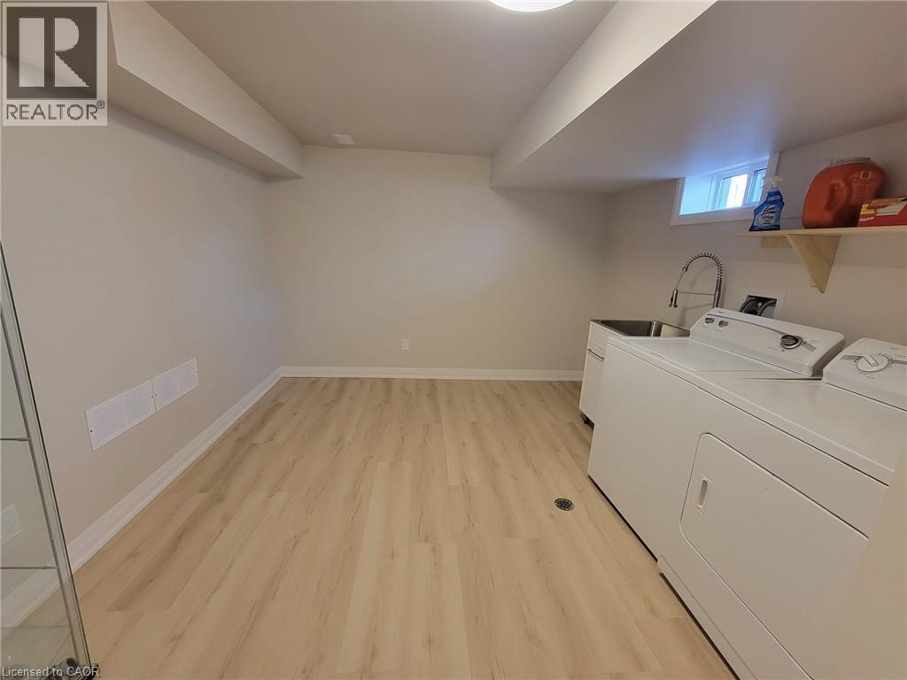 24 Queensdale Crescent, Guelph, Ontario  N1H 6W3 - Photo 9 - 40817932