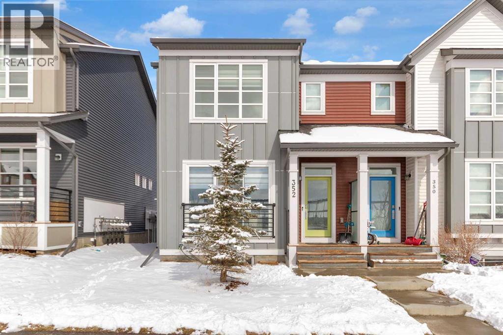 352 Belmont Avenue SW, Calgary, Alberta  T2X 4H8 - Photo 2 - A2298912