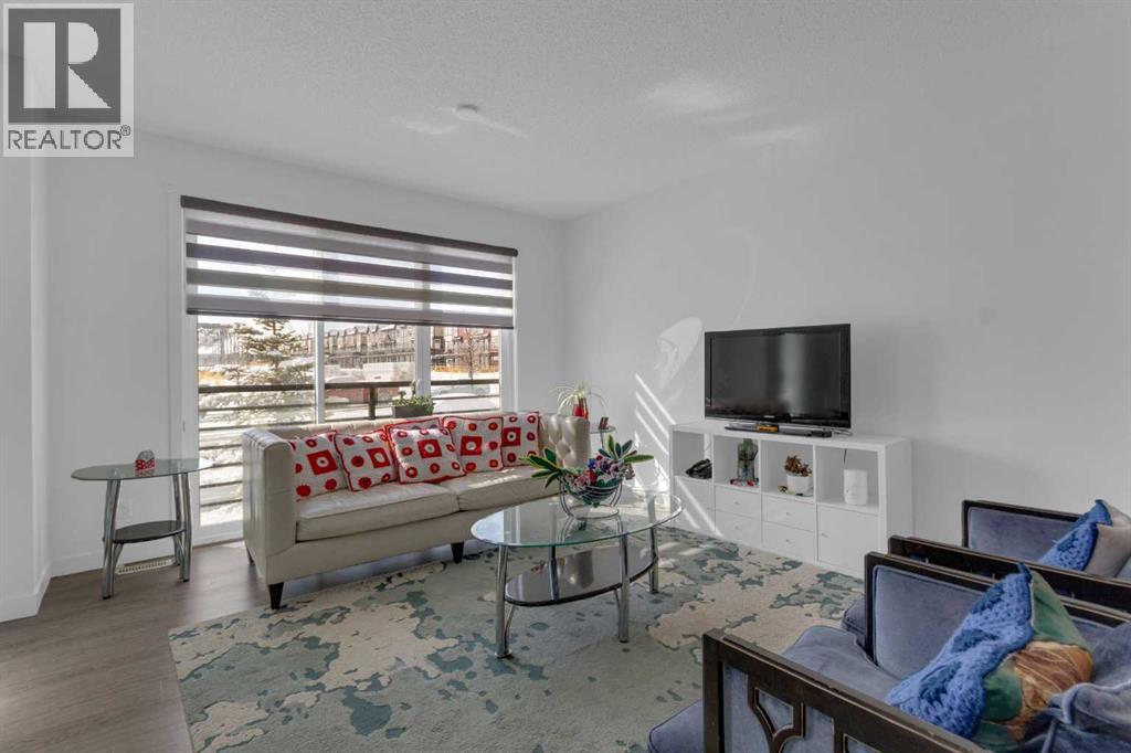 352 Belmont Avenue SW, Calgary, Alberta  T2X 4H8 - Photo 4 - A2298912