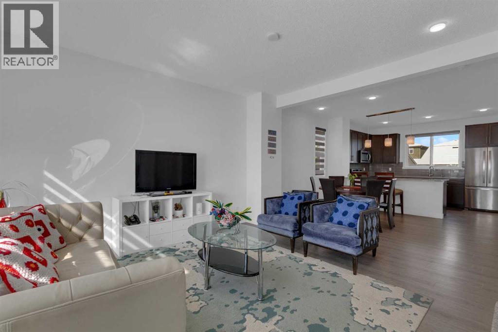 352 Belmont Avenue SW, Calgary, Alberta  T2X 4H8 - Photo 3 - A2298912