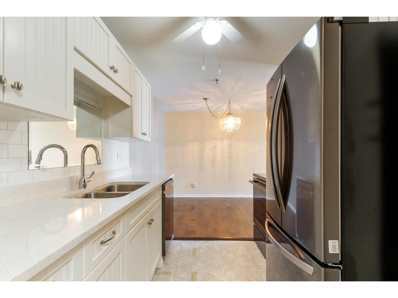 104 33535 King Road, Abbotsford, British Columbia  V2S 6Z5 - Photo 6 - R3109211