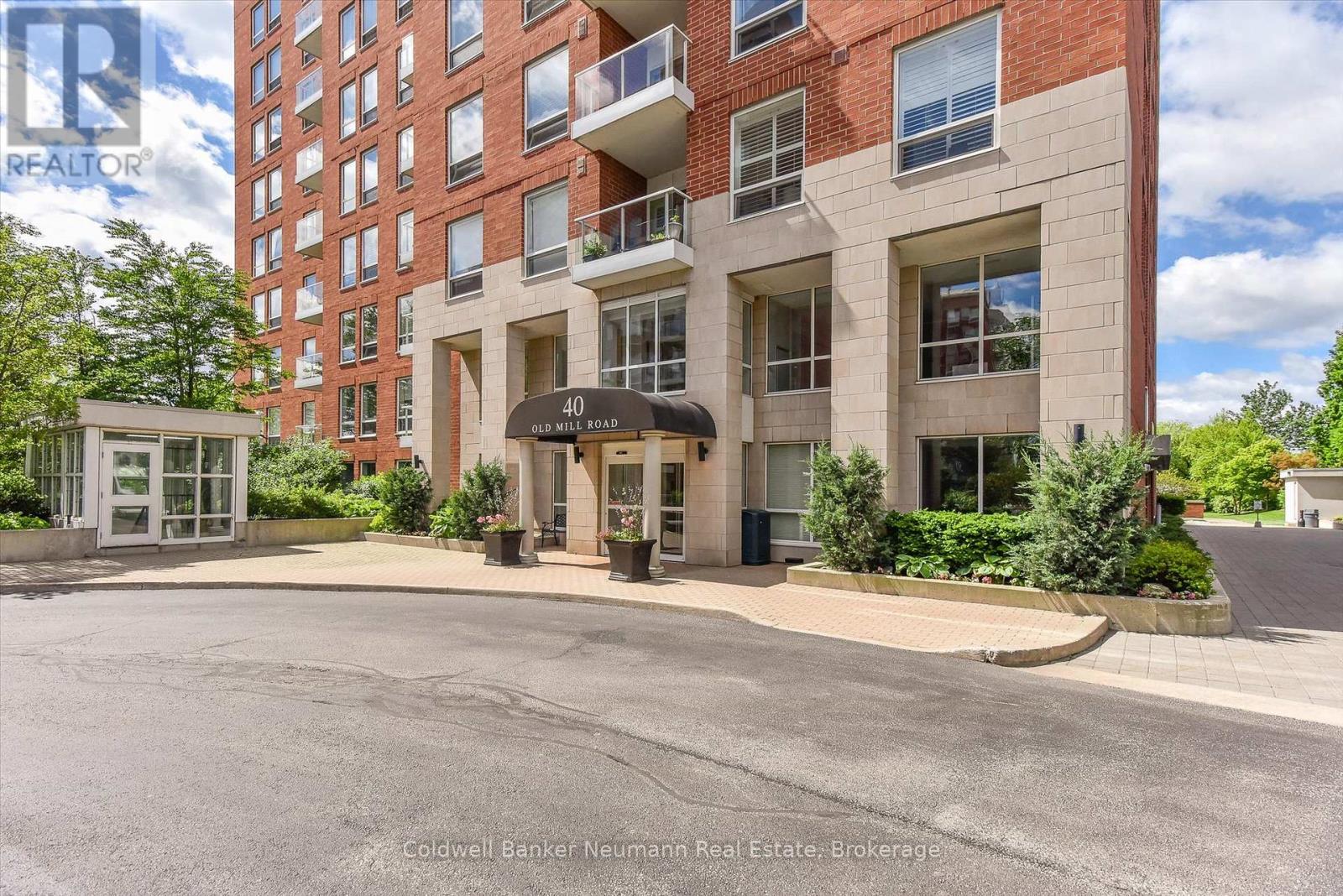 804 - 40 Old Mill Road, Oakville, Ontario  L6J 7W2 - Photo 2 - W12993650