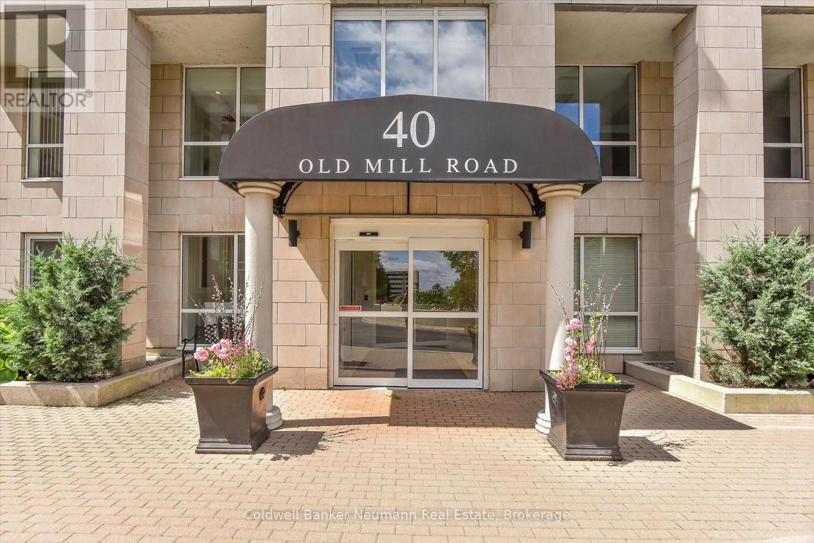 804 - 40 Old Mill Road, Oakville, Ontario  L6J 7W2 - Photo 3 - W12993650