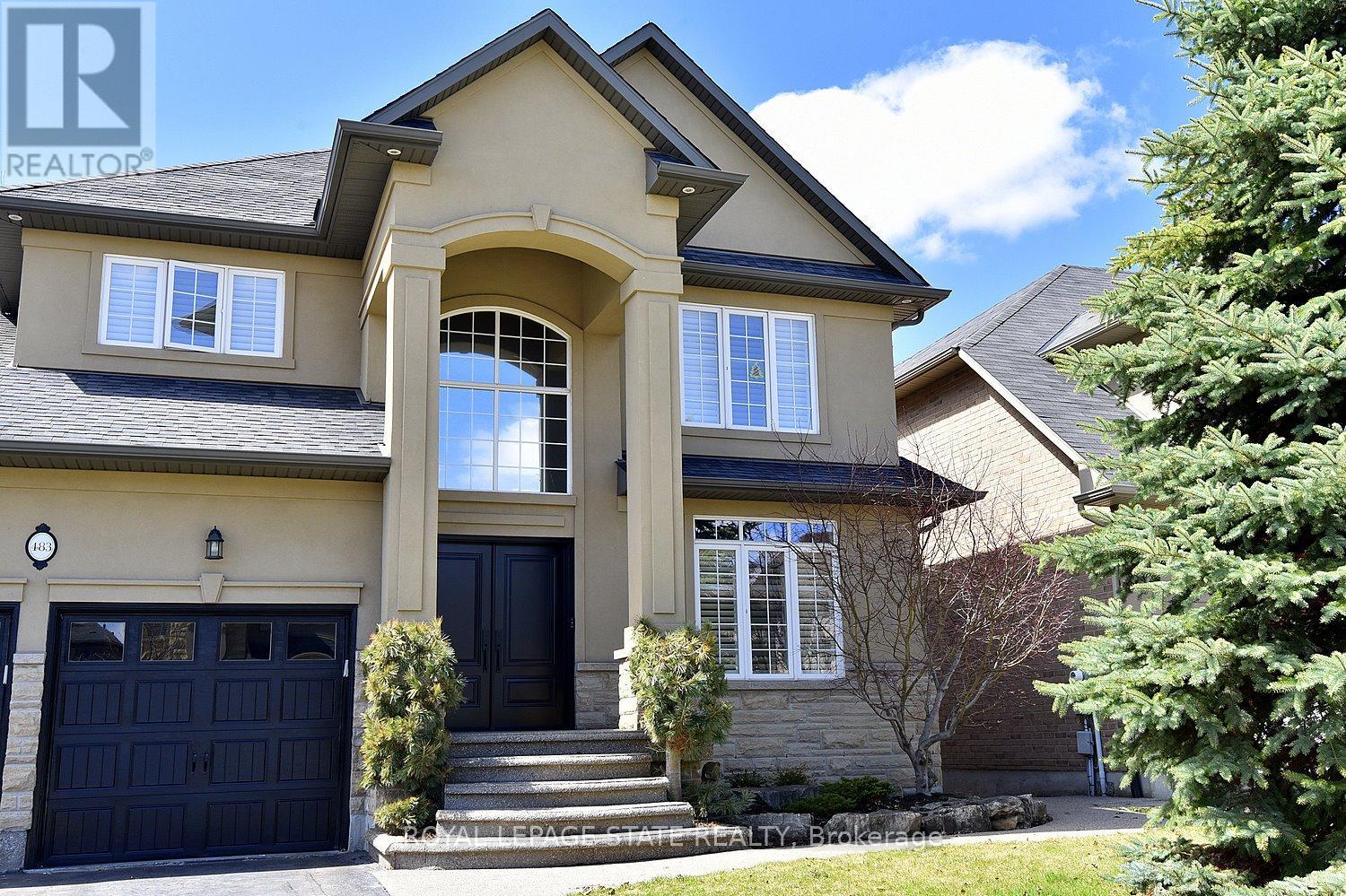 483 Valridge Drive, Hamilton, Ontario  L9G 0B2 - Photo 2 - X12982692