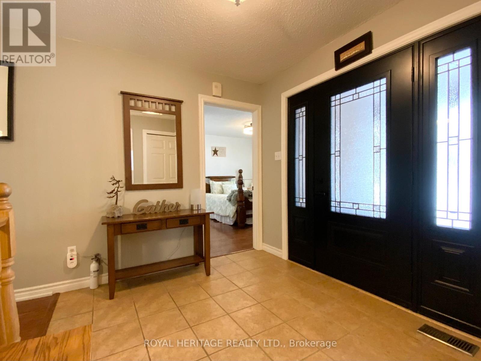 205 Pirates Glen Drive, Trent Lakes, Ontario  K0M 1A0 - Photo 2 - X12905606