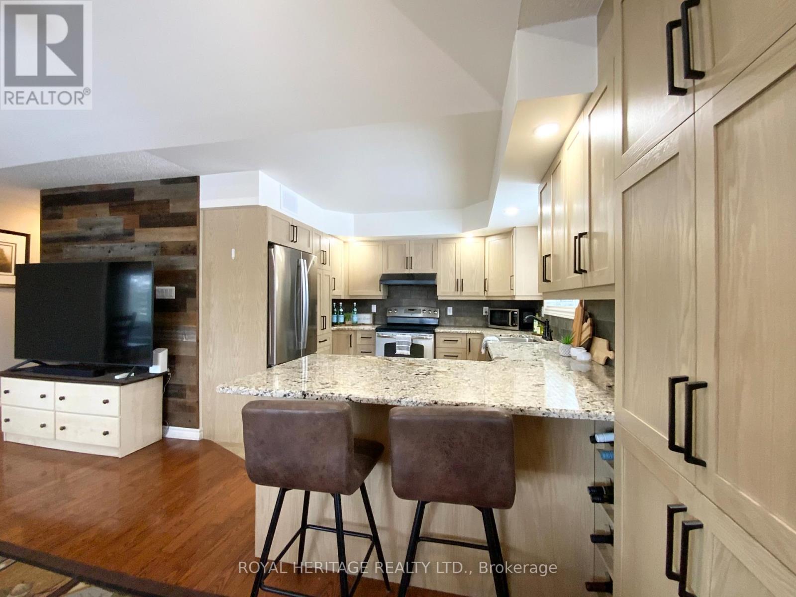 205 Pirates Glen Drive, Trent Lakes, Ontario  K0M 1A0 - Photo 3 - X12905606