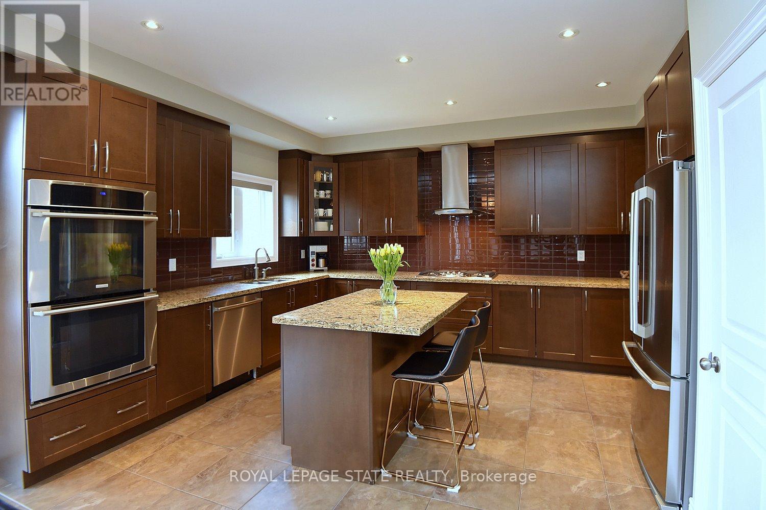 483 Valridge Drive, Hamilton, Ontario  L9G 0B2 - Photo 10 - X12982692