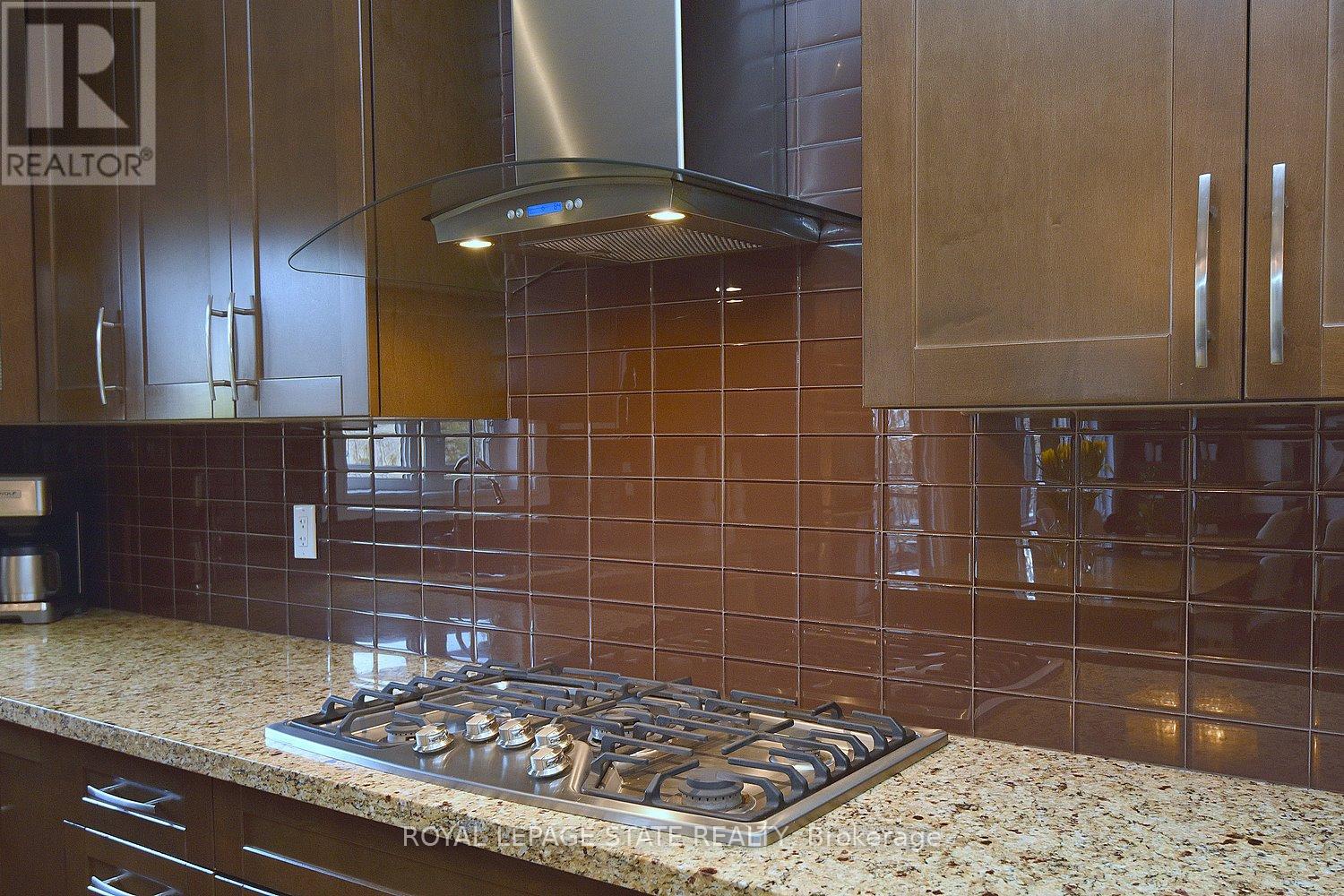 483 Valridge Drive, Hamilton, Ontario  L9G 0B2 - Photo 14 - X12982692